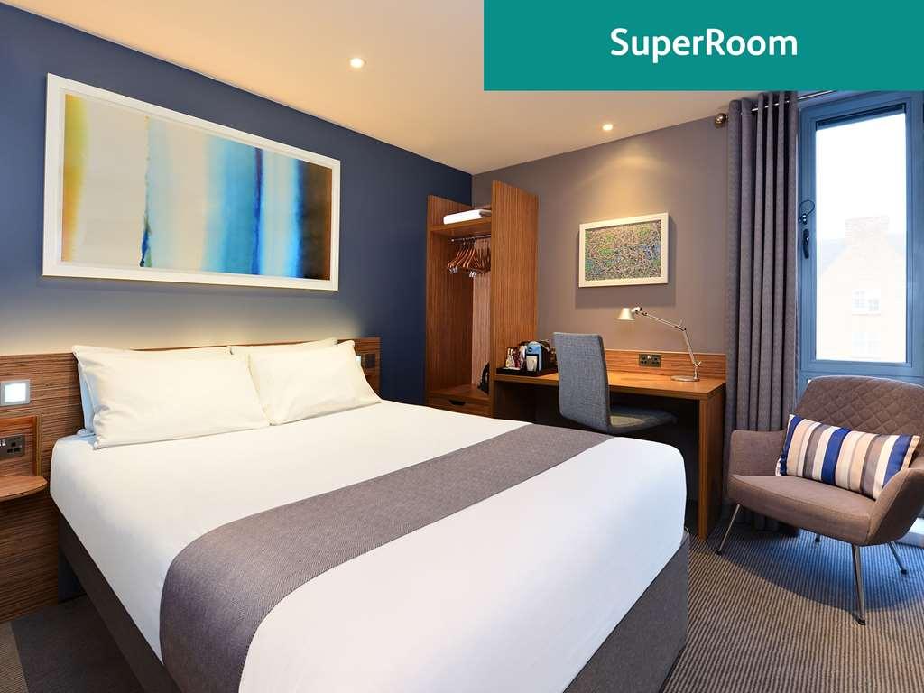 Travelodge London Vauxhall Room photo