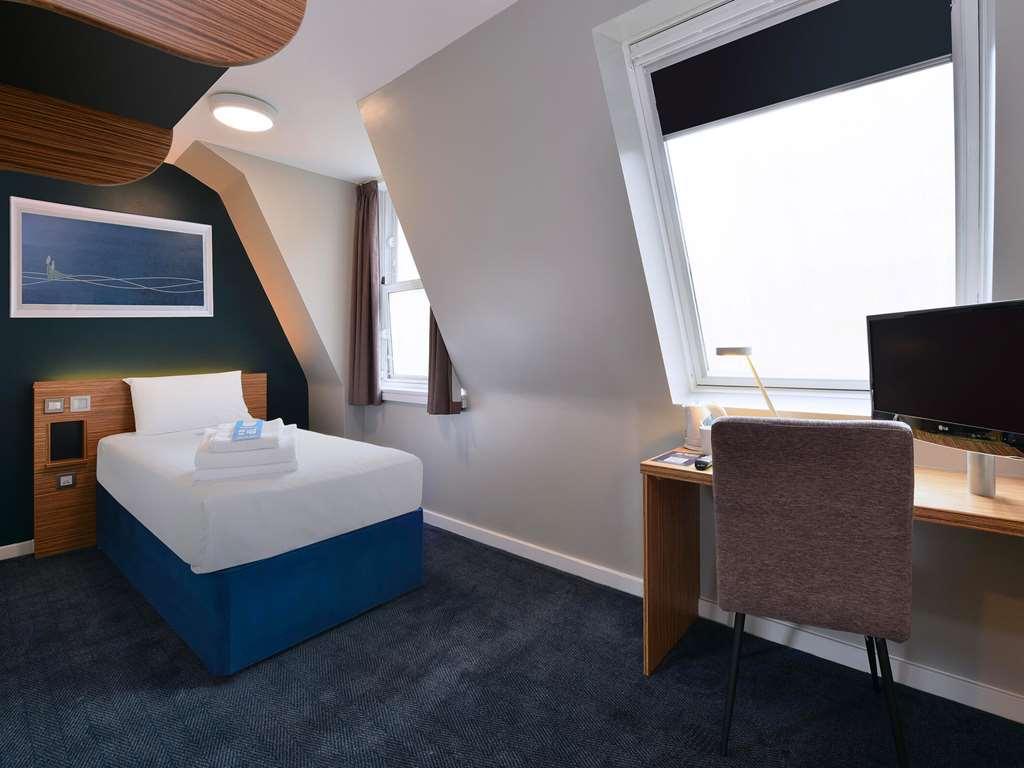 Travelodge London Vauxhall Room photo