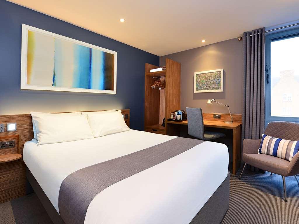 Travelodge London Vauxhall Room photo