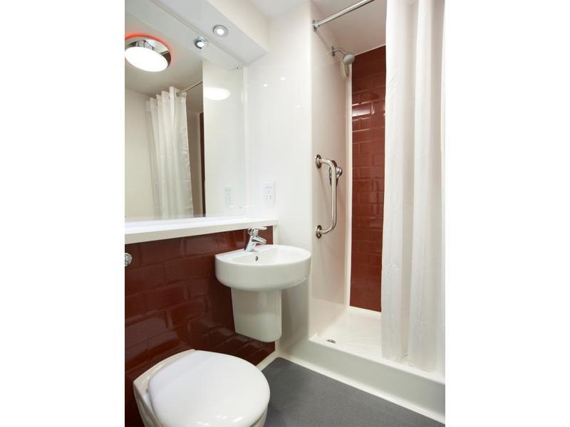 Travelodge London Vauxhall Exterior photo