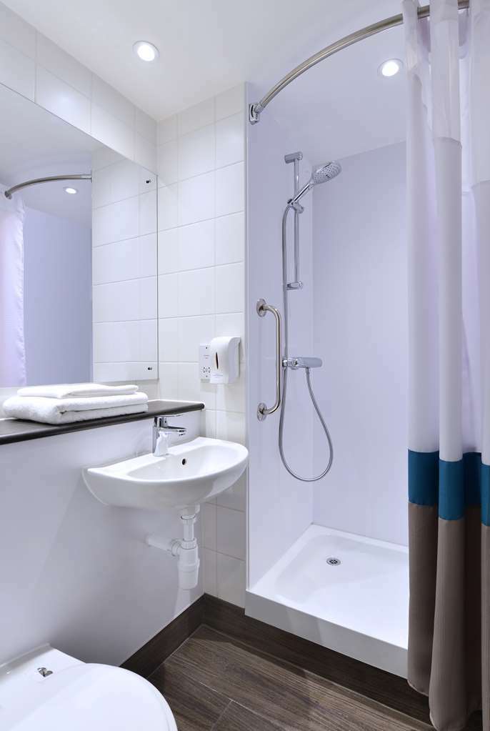 Travelodge London Vauxhall Room photo