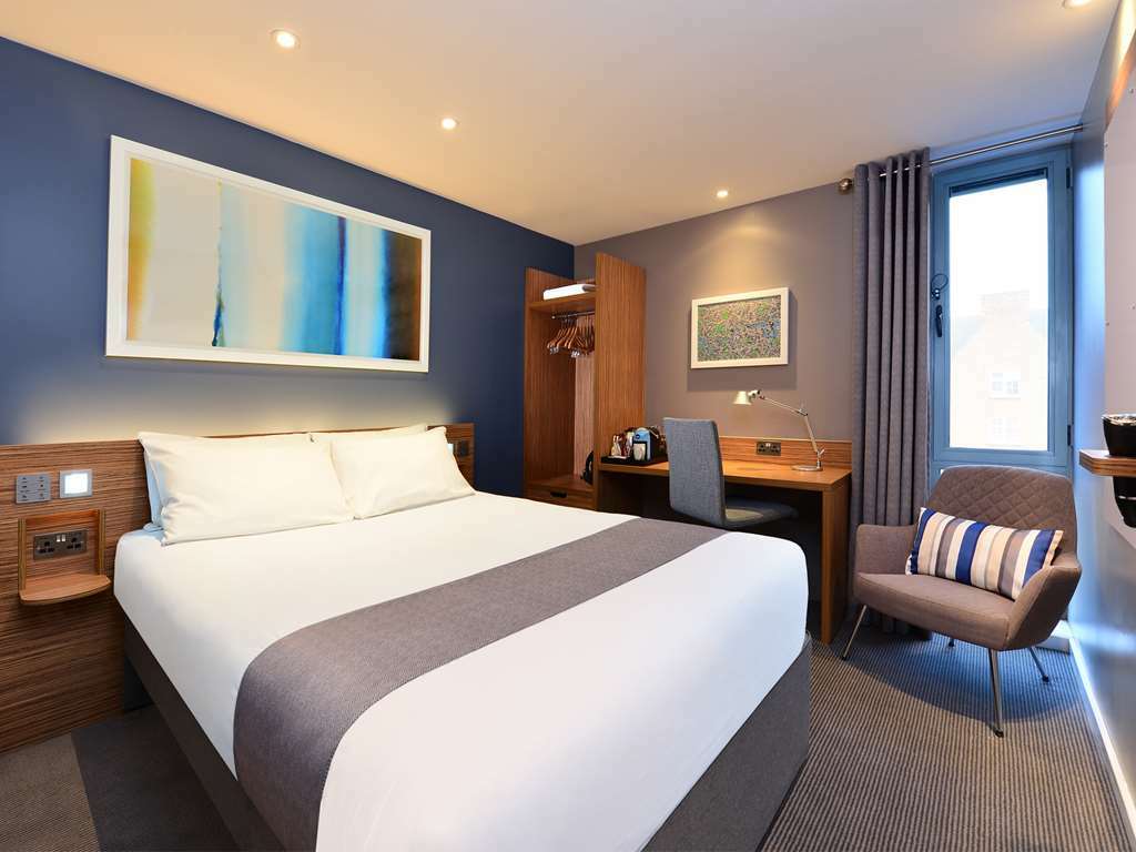 Travelodge London Vauxhall Room photo